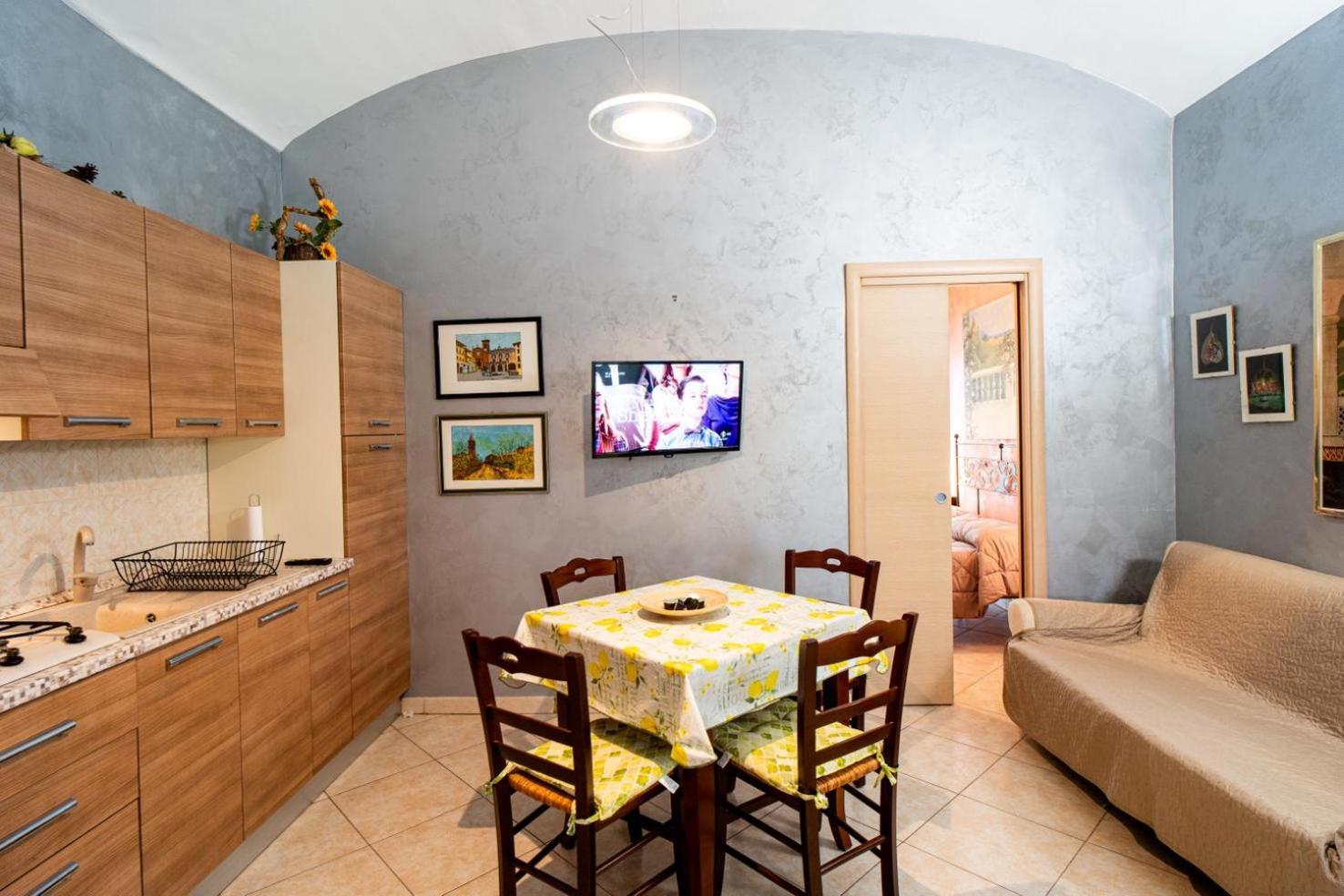 Accogliente Bilocale Posizione Strategica Apartment มอนคาลีเอรี ภายนอก รูปภาพ